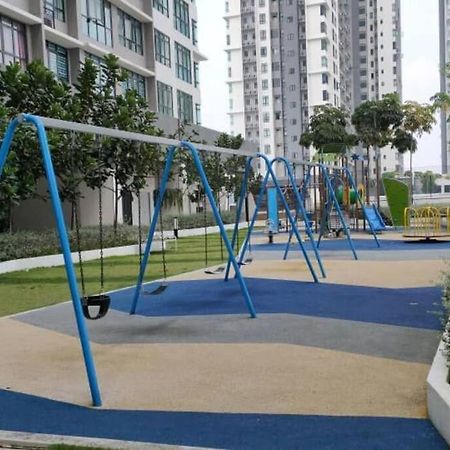 Conezion 3-Bedroom Condo @ Ioi City Mall Putrajaya 세르당 외부 사진